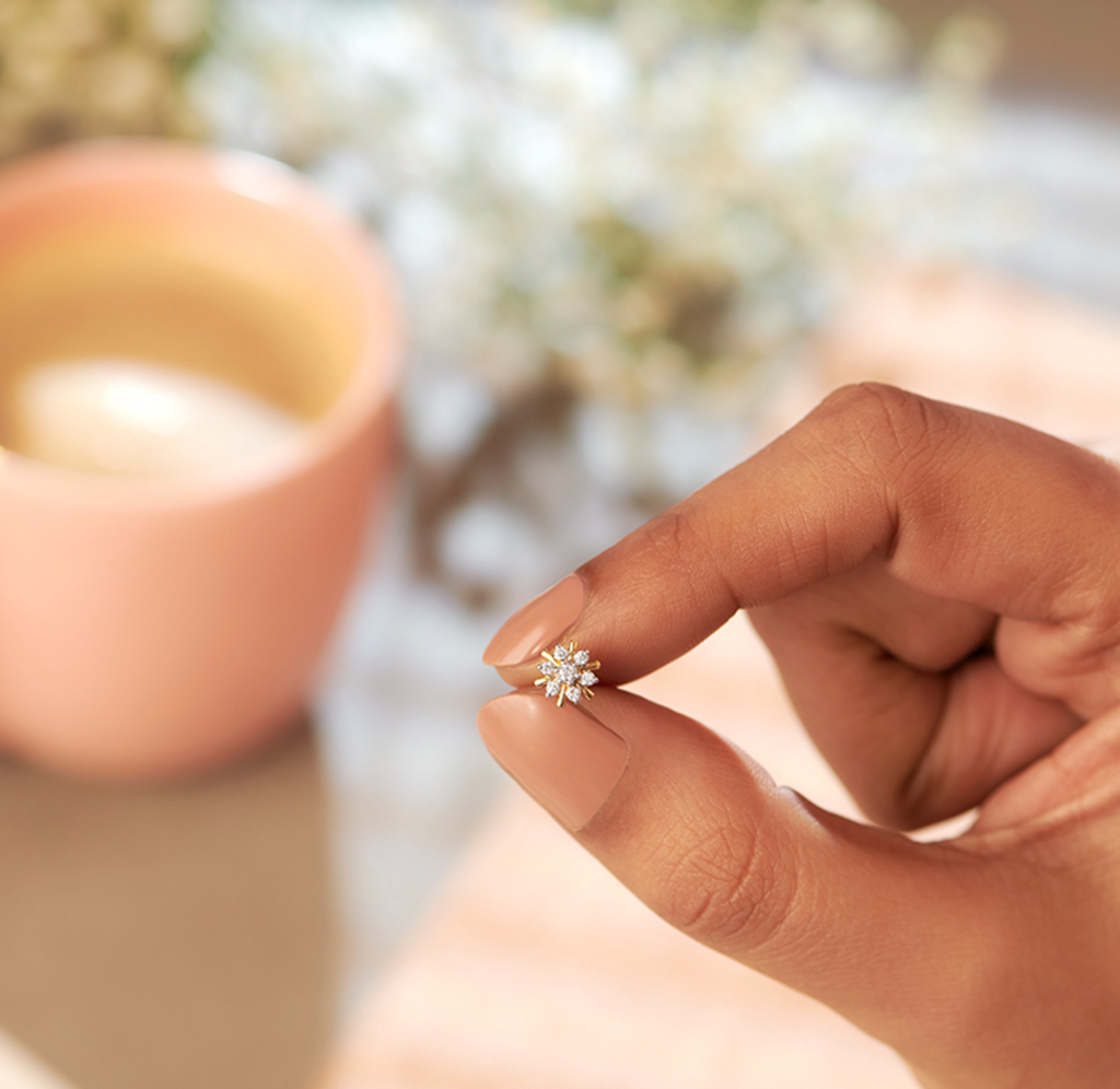 Floral Shine Diamond Nosepin